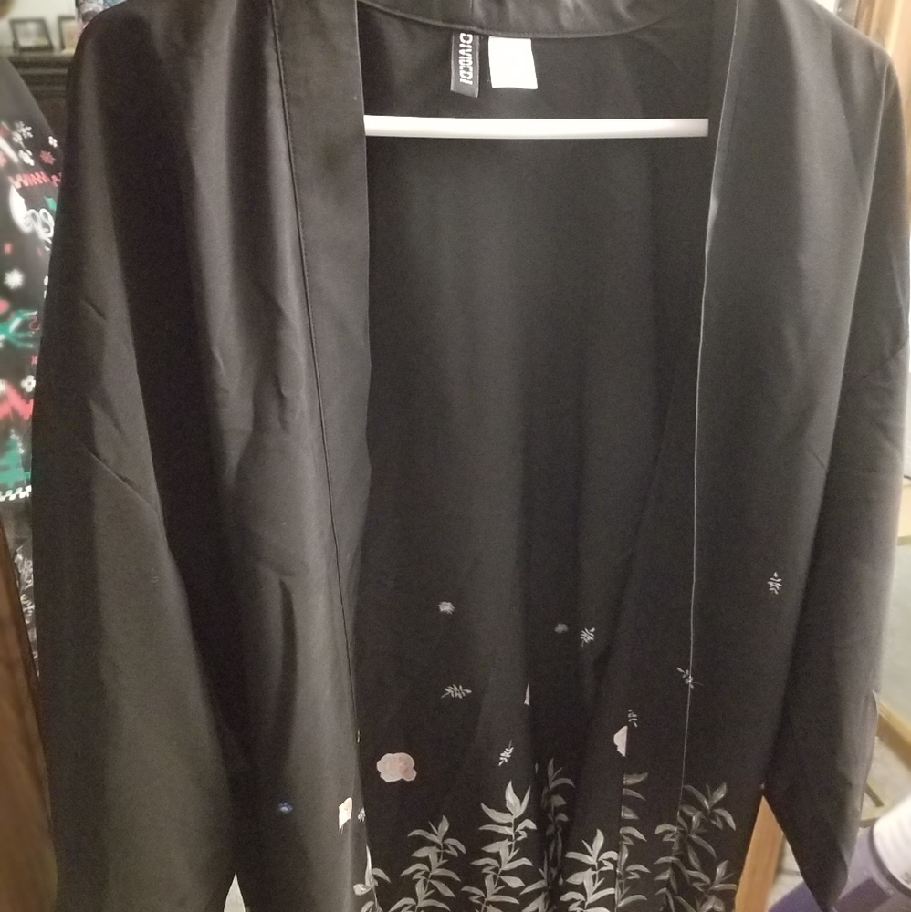 Black kimono